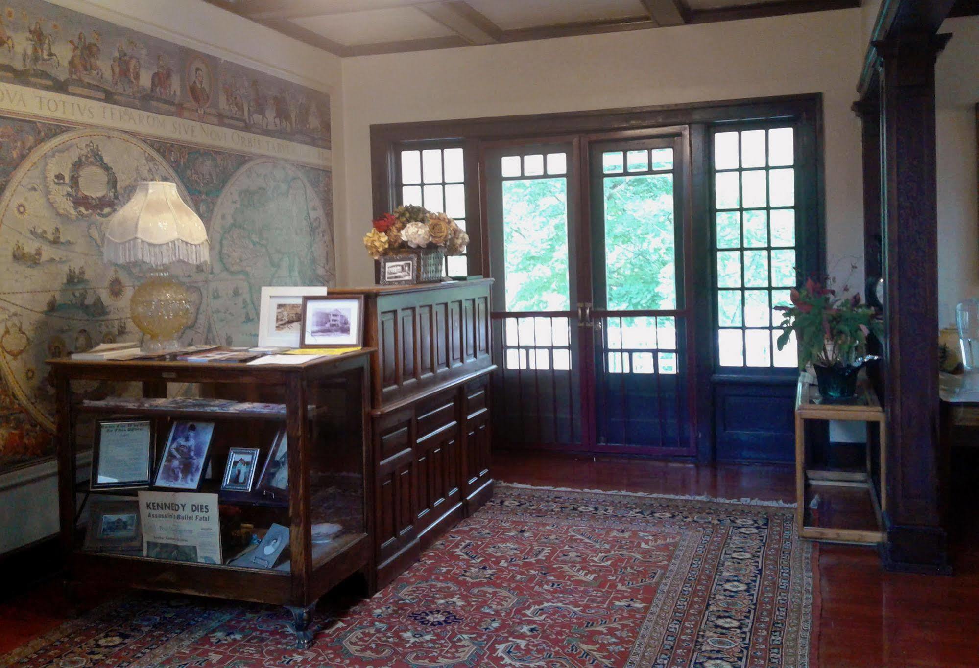 Riverside Hot Springs & - Adults Only Inn